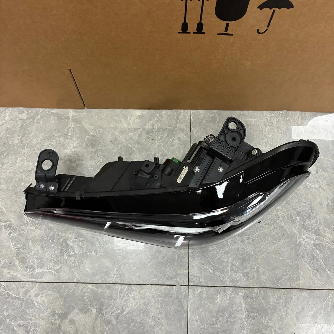 Alfa Romeo Giulia LH Bi-Xenon Headlight 50564103 With Module thumbnail 3