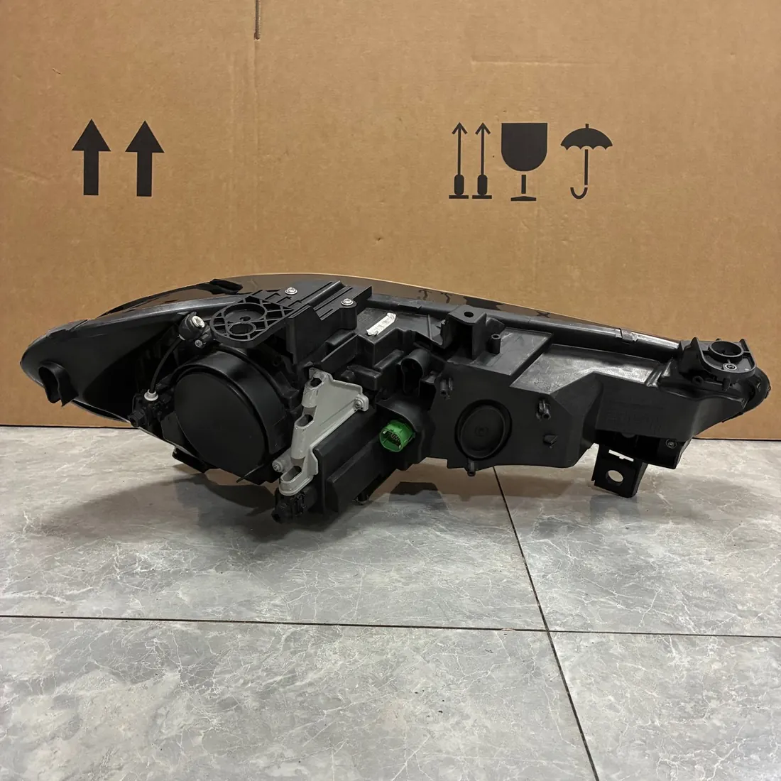 Alfa Romeo Giulia LH Bi-Xenon Headlight 50564103 With Module thumbnail 4