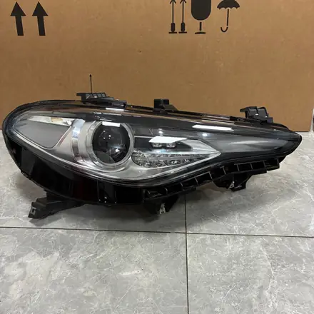 Alfa Romeo Giulia RH Bi-Xenon Headlight With Module