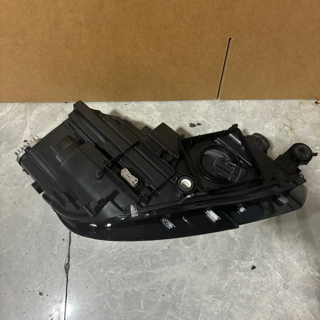 Audi A4 LH Headlight 8W0941033 Without Modules thumbnail 6
