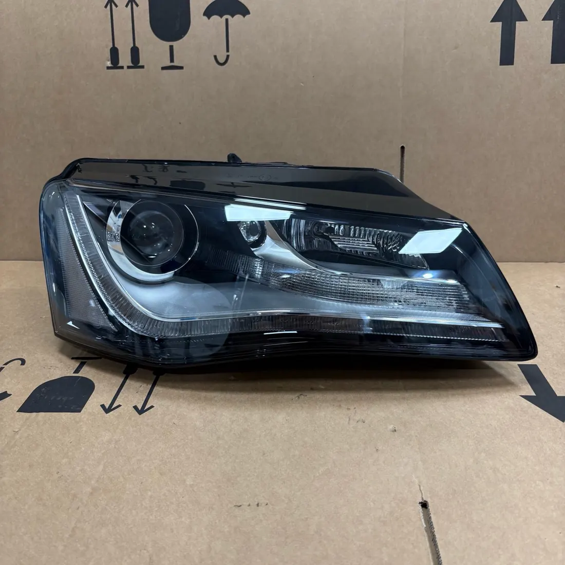 Audi A8 D4 2011-2014 Xenon/LED Headlight No Modules RH thumbnail 2