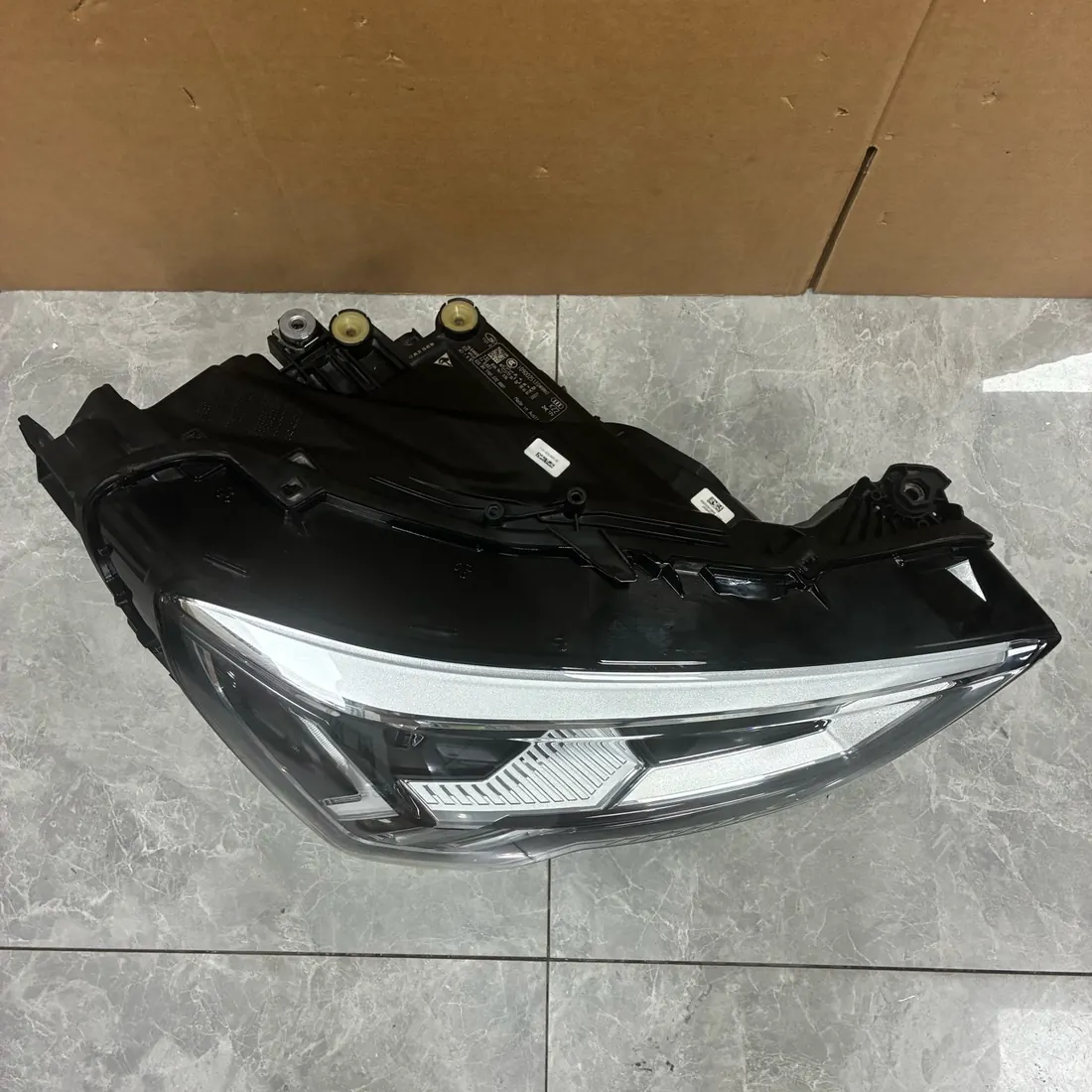 Audi Q3 F3 2019-2021 LED Headlight No Modules RH thumbnail 3