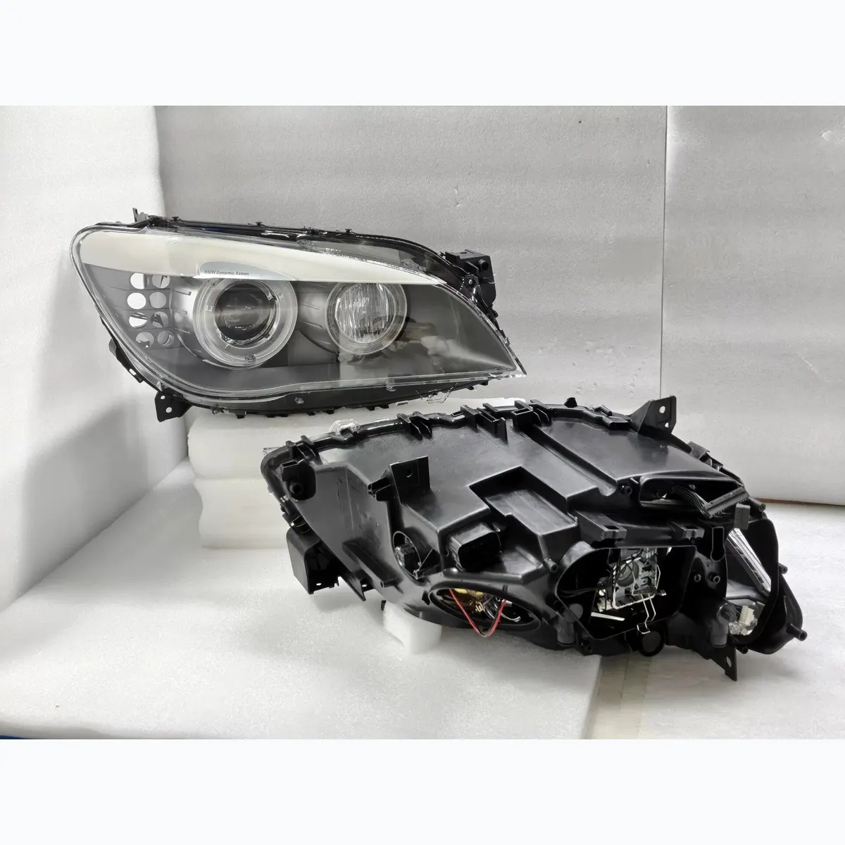 BMW F02 2009-2012 Dynamic Xenon Headlight Assembly Original Used thumbnail 4
