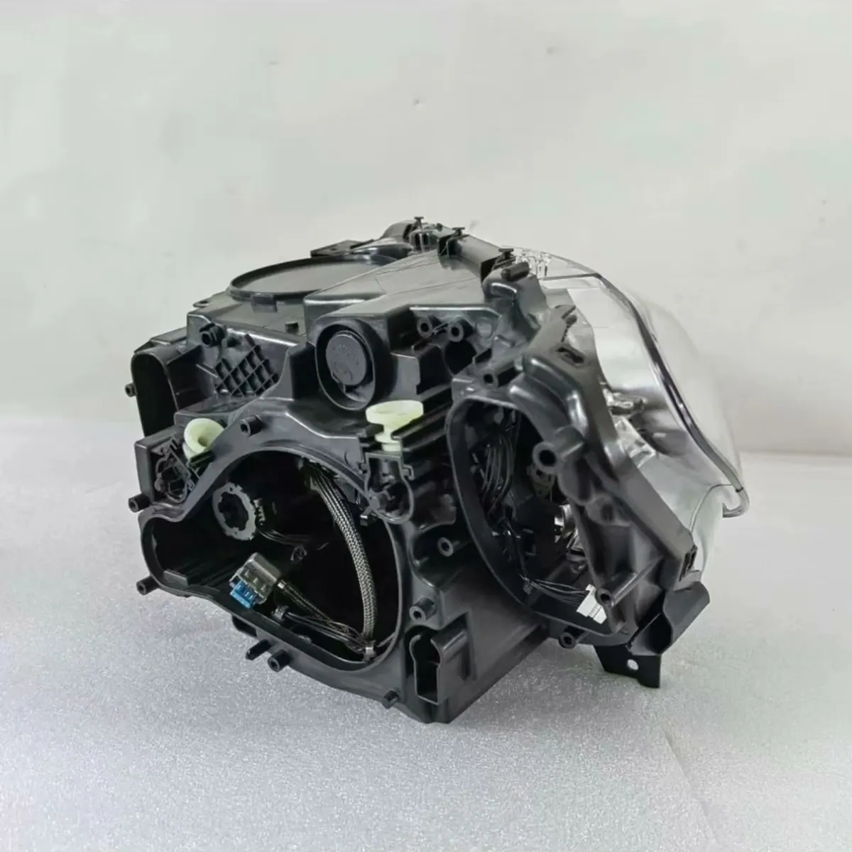 BMW F02 2009-2012 Xenon Headlight Assembly Original Used thumbnail 7