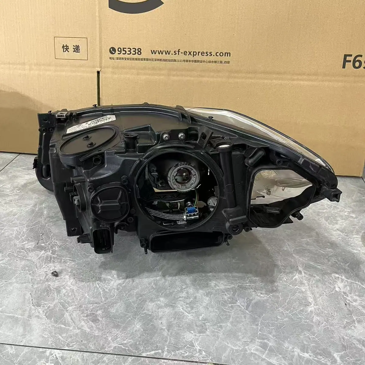 BMW F10 2010-2013 Xenon Headlight Assembly Original Used thumbnail 5