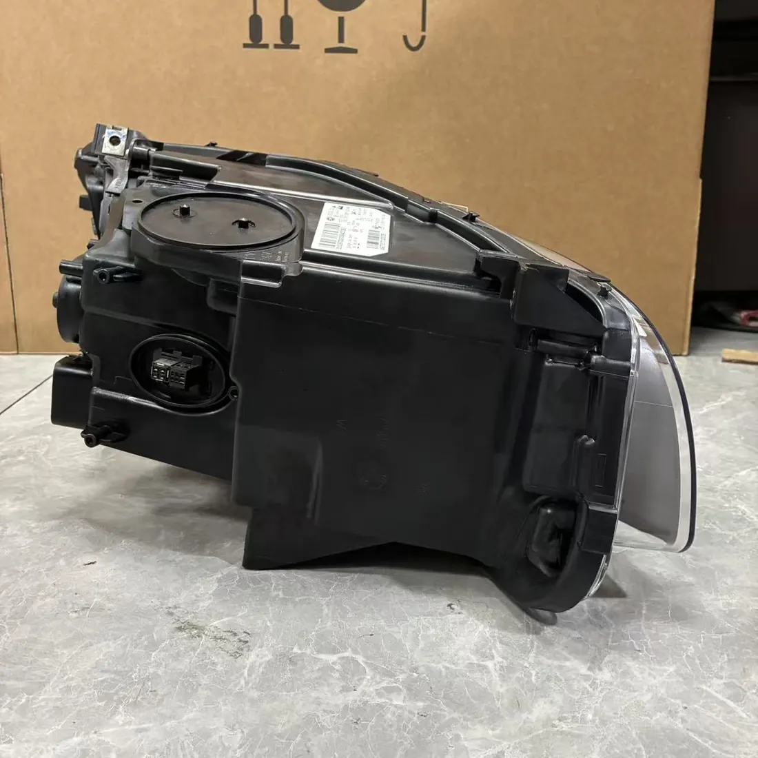 BMW F10 Pre-LCI LH Xenon Headlight Non-AFS Without Modules thumbnail 2