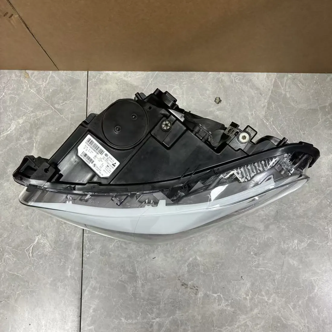 BMW F10 Pre-LCI LH Xenon Headlight Non-AFS Without Modules thumbnail 3