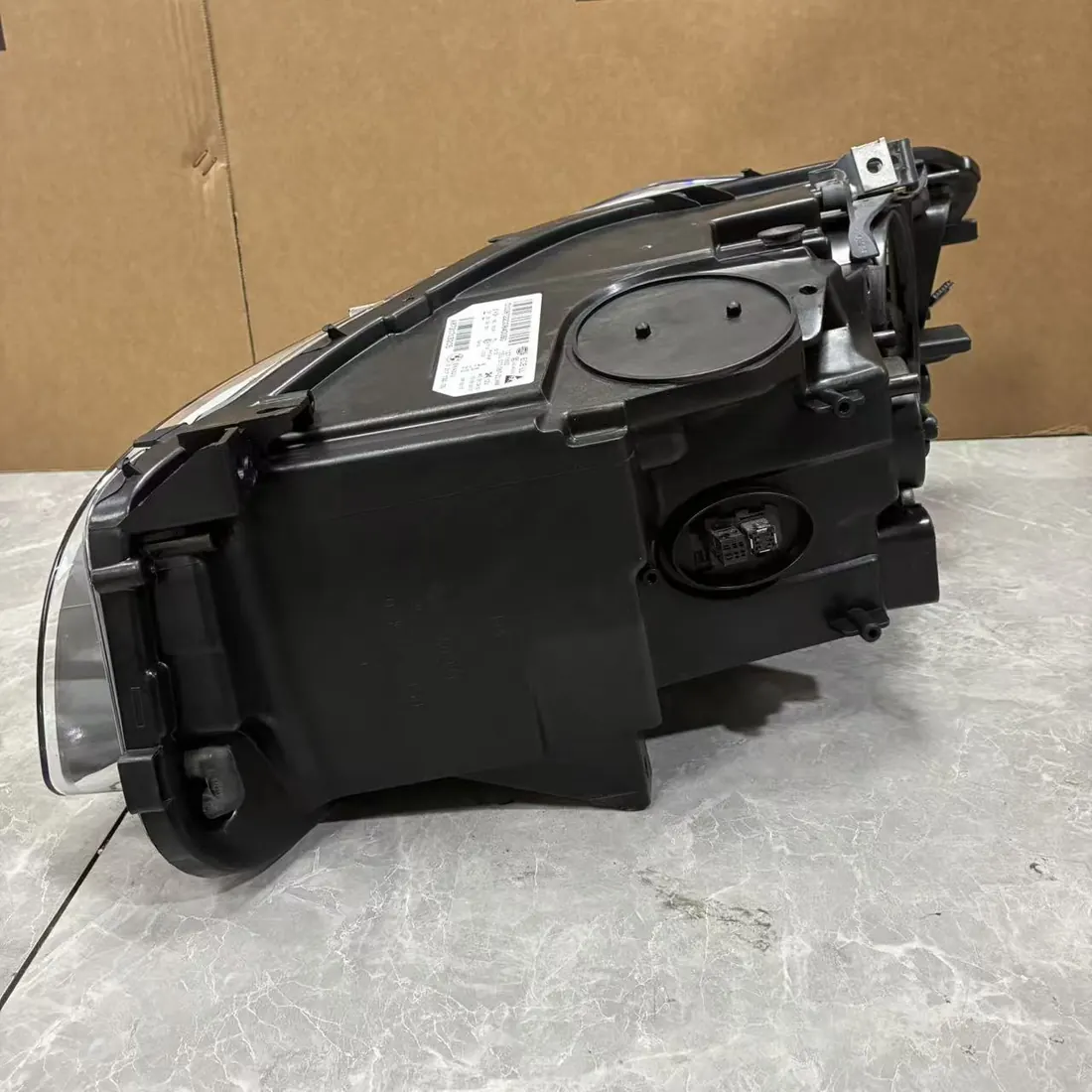 BMW F10 Pre-LCI RH Xenon Headlight Non-AFS Without Modules thumbnail 2