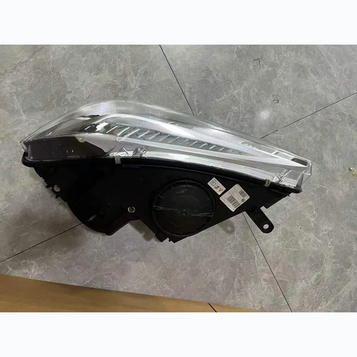 BMW F15 2014-2018 Xenon Headlight Assembly Original Used thumbnail 4