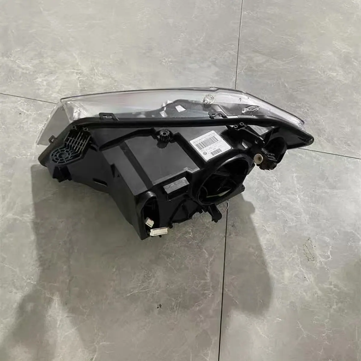 BMW F25 2011-2014 Xenon Headlight Assembly Original Used thumbnail 2