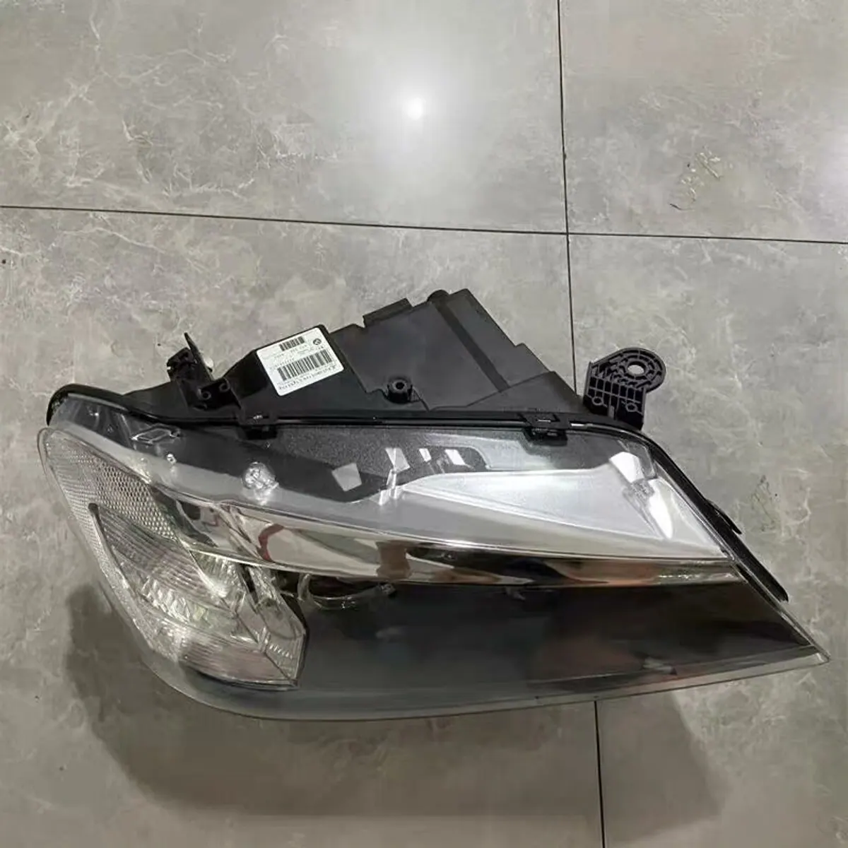 BMW F25 2011-2014 Xenon Headlight Assembly Original Used thumbnail 3