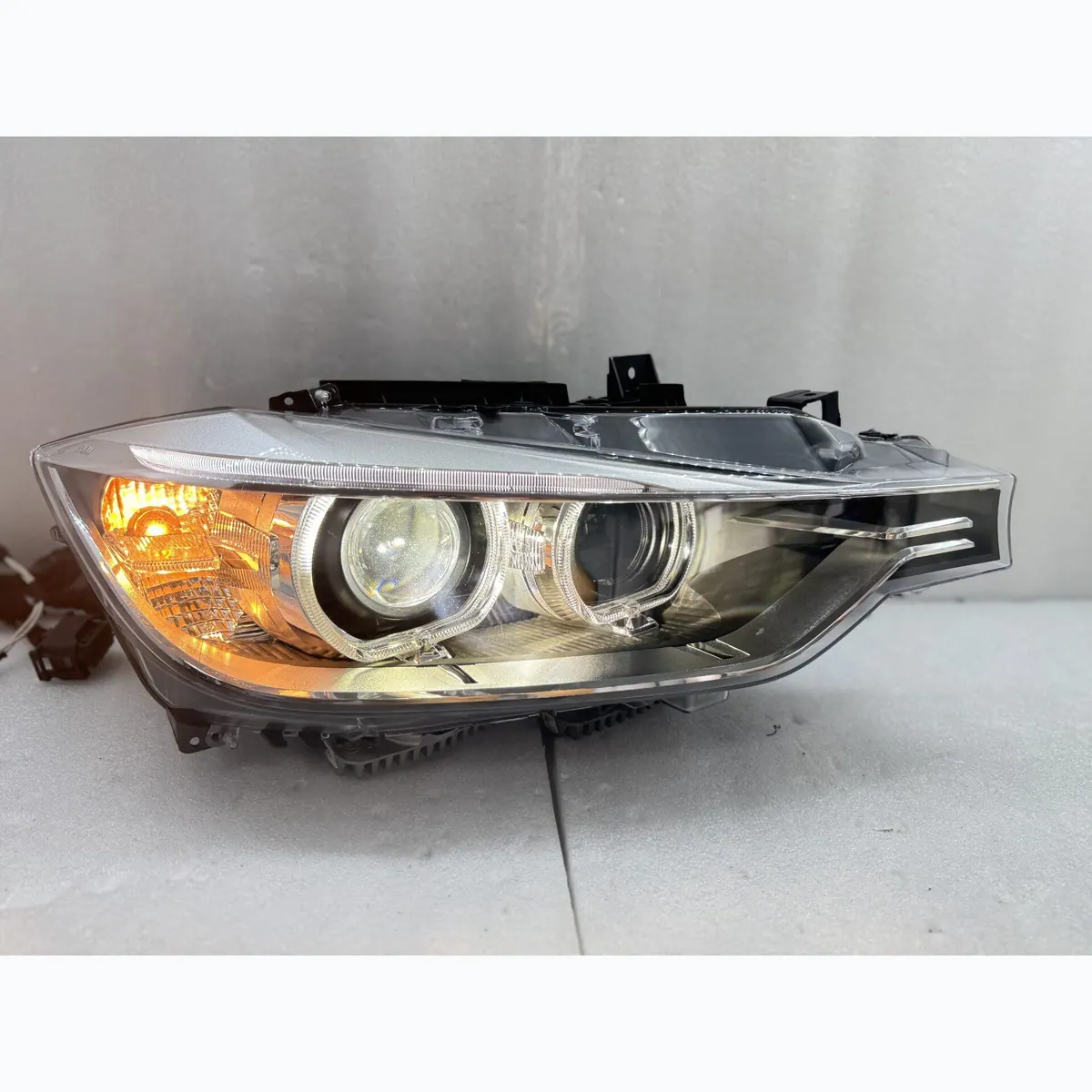BMW F30 F35 Pre-LCI Xenon Headlight Assembly thumbnail 5