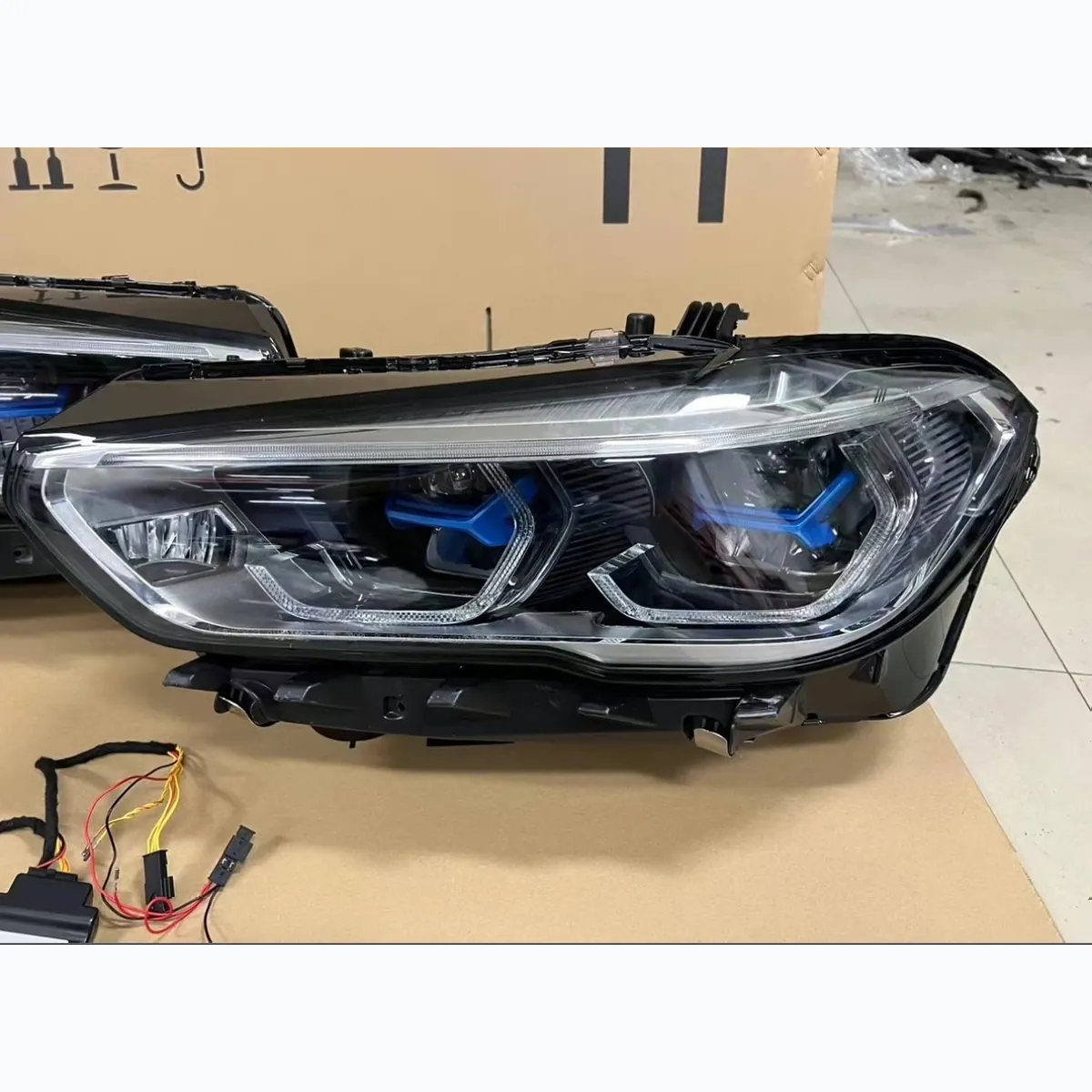 BMW G05 2019-2022 Laser Headlight Assembly Original Used thumbnail 4