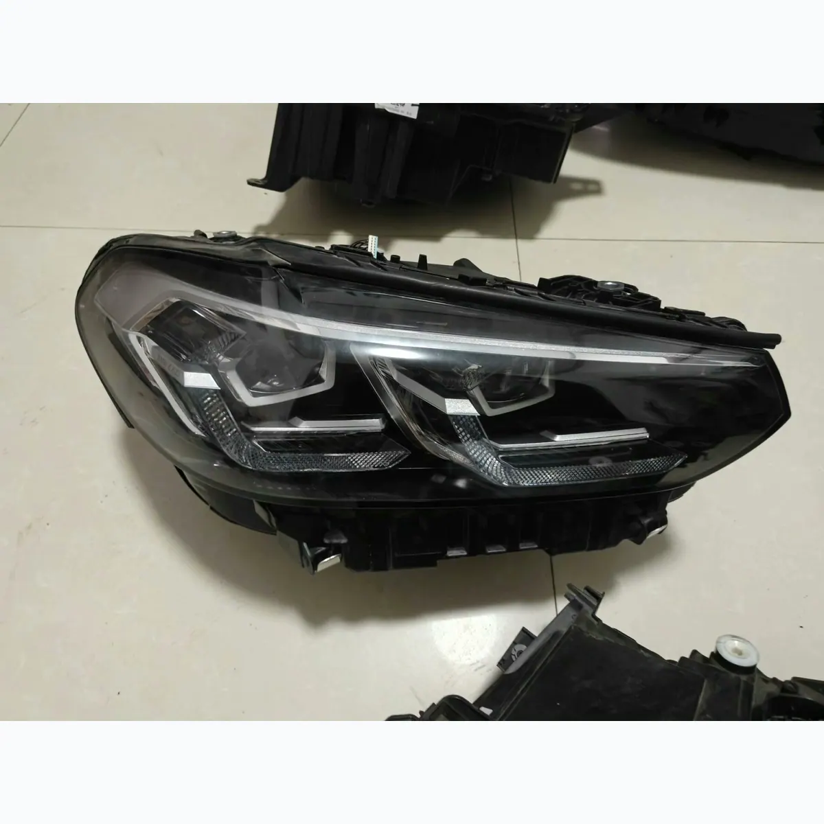 BMW G05 2019-2022 LED Headlight Assembly Original Used thumbnail 2