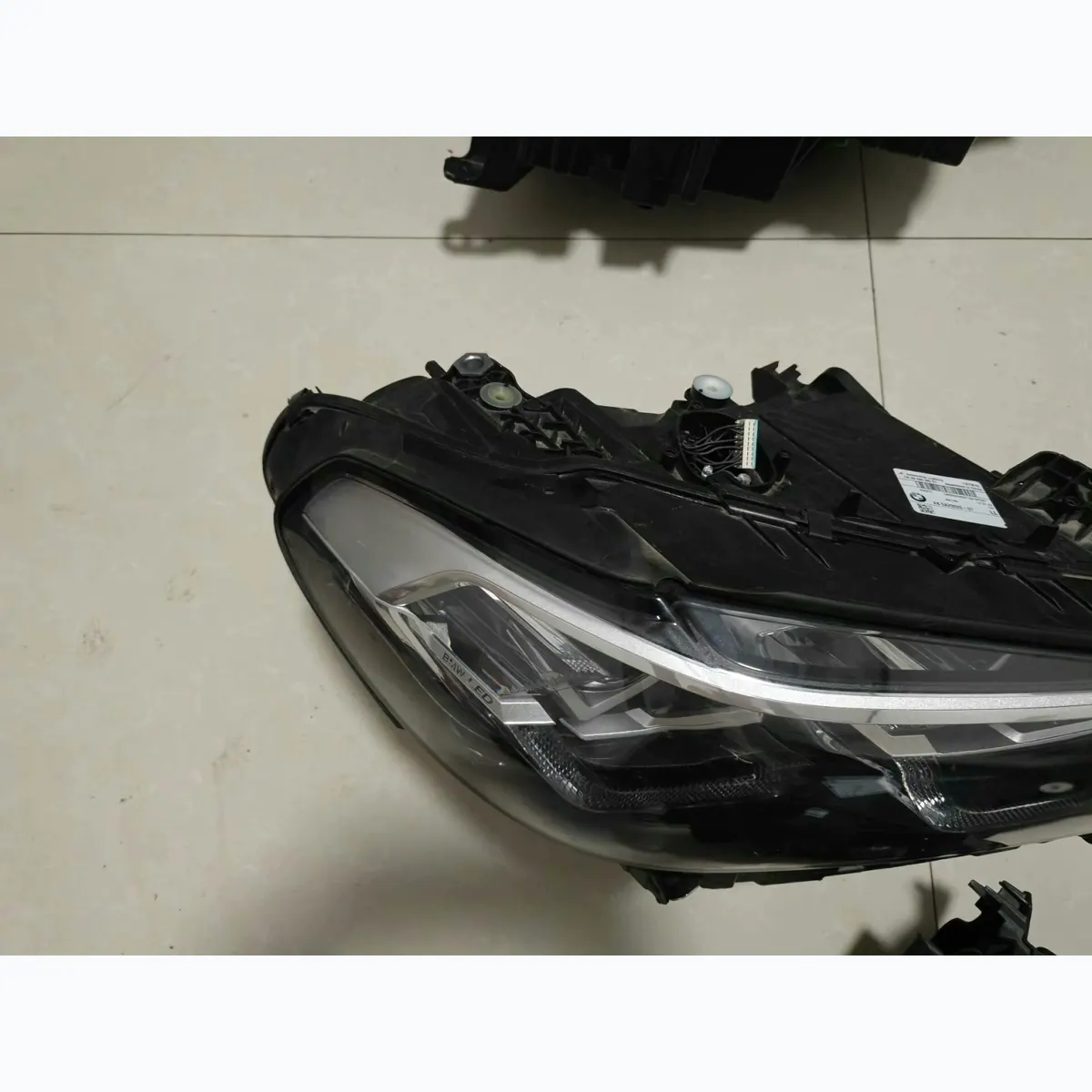 BMW G05 2019-2022 LED Headlight Assembly Original Used thumbnail 4