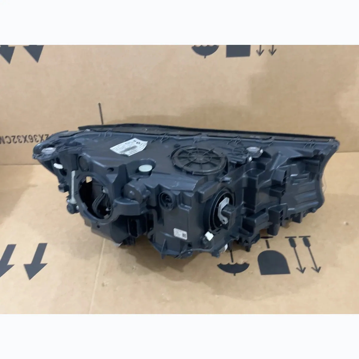 BMW G12 2016-2019 Laser Headlight Assembly Original Used thumbnail 8