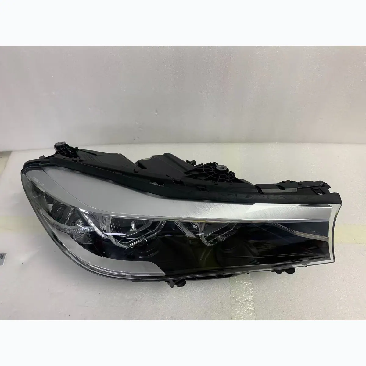 BMW G12 2016-2019 LED Headlight Assembly Original Used thumbnail 2