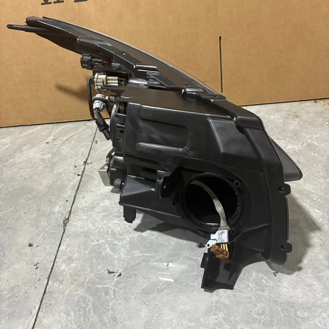 Infiniti FX35 LH Headlight Without Modules thumbnail 4