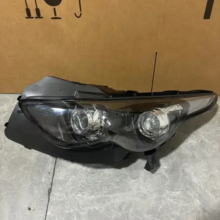 Infiniti FX35 LH Headlight Without Modules