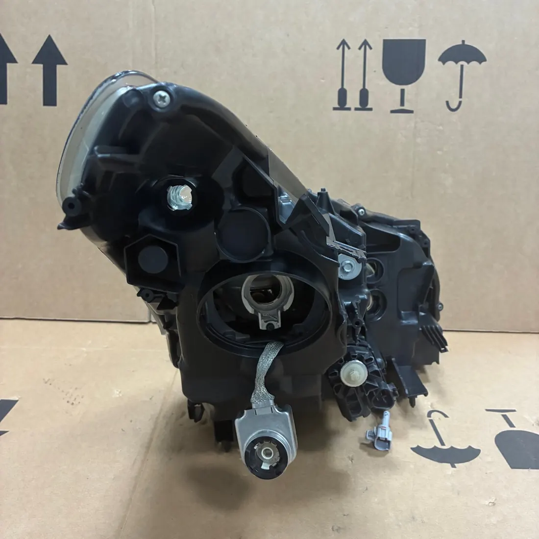 Infiniti G25 LH Headlight Without Modules thumbnail 3