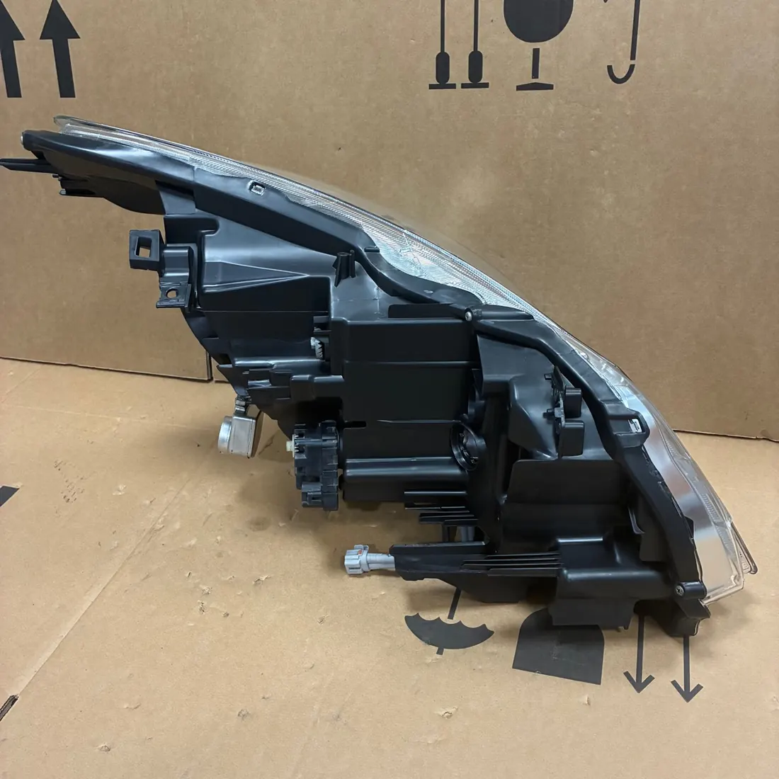 Infiniti G25 LH Headlight Without Modules thumbnail 4