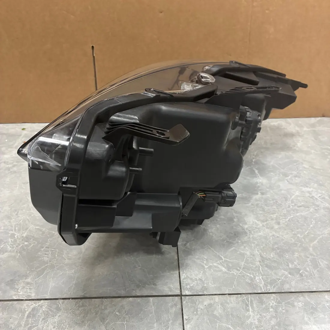 Infiniti Q60 RH Headlight Without Modules thumbnail 4