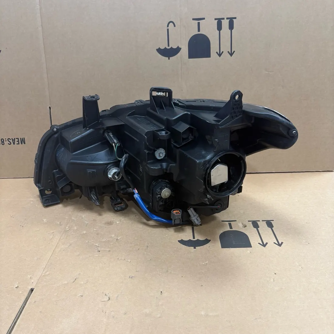 Infiniti QX80 Z62 2015-2017 AFS Xenon Headlight No Modules RH thumbnail 5