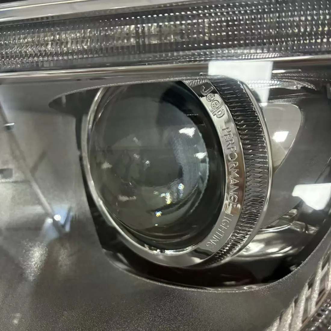 Jeep Grand Cherokee WK2 2014-2015 Left Bi-Xenon Headlight 68144709AF Valeo thumbnail 4