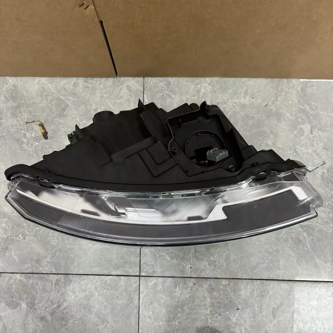 Land Rover Discovery 4 L319 2014-16 LH Xenon Headlight EH22-13W030-EE thumbnail 3