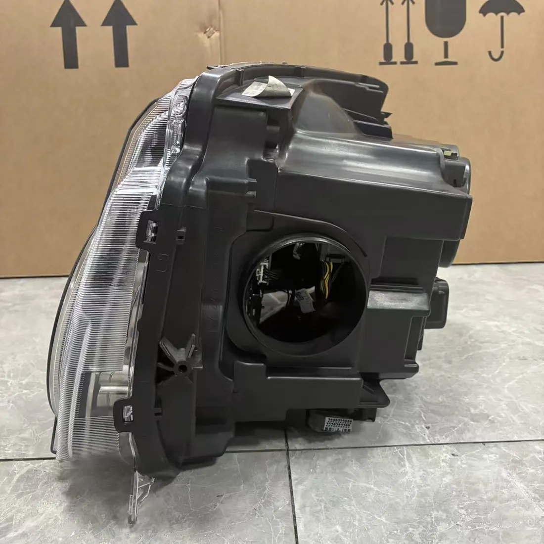 Land Rover Discovery 4 L319 2014-16 RH Bi-Xenon Headlight LR052378 thumbnail 6