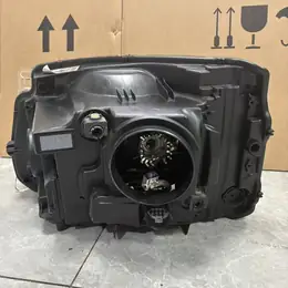 Land Rover Discovery 4 L319 2014-16 RH Bi-Xenon Headlight LR052378 thumbnail 3