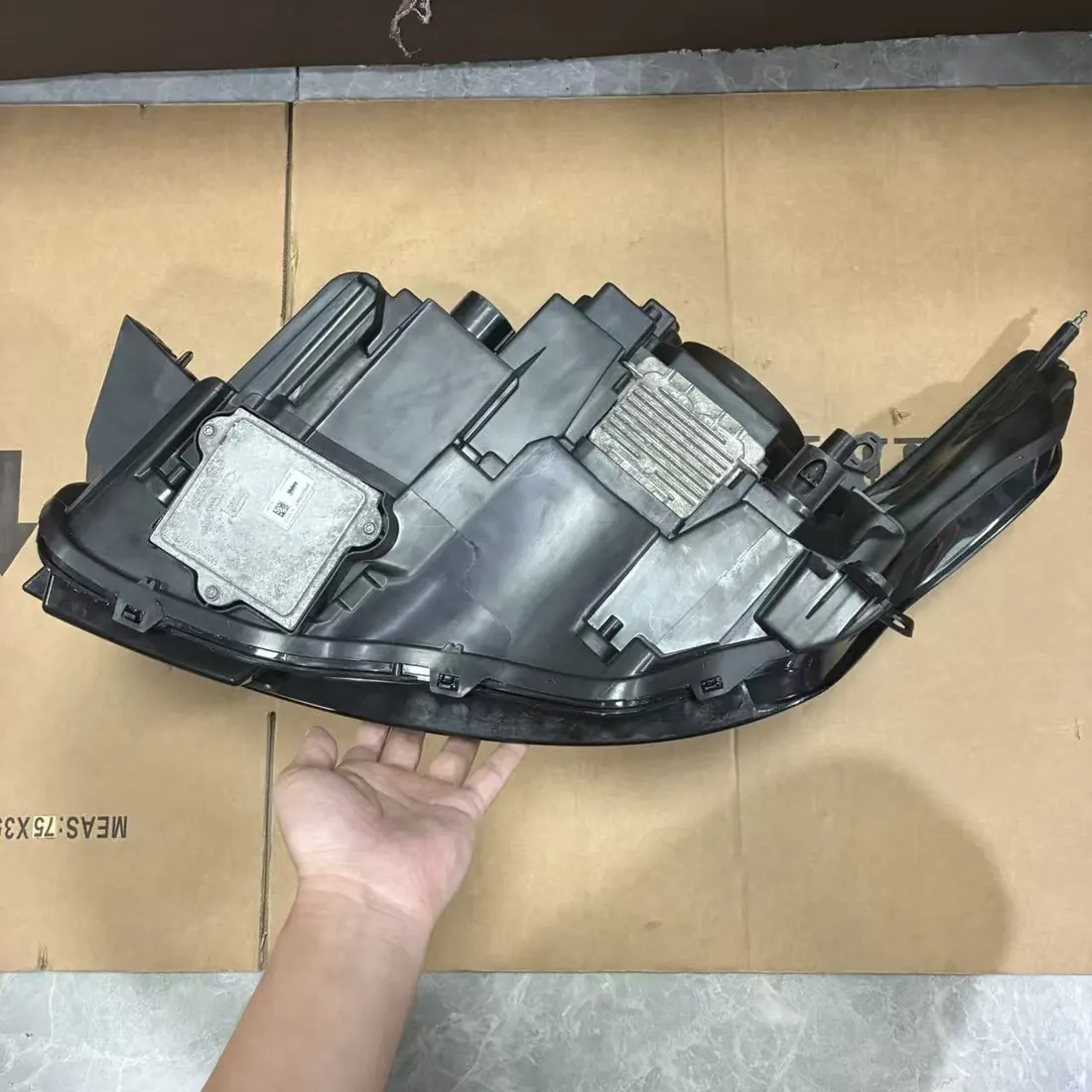 Land Rover Range Rover L405 2013-2017 Pre-Facelift RH Adaptive Bi-Xenon AFS Headlight CK52-13W029-KE Original Used thumbnail 3