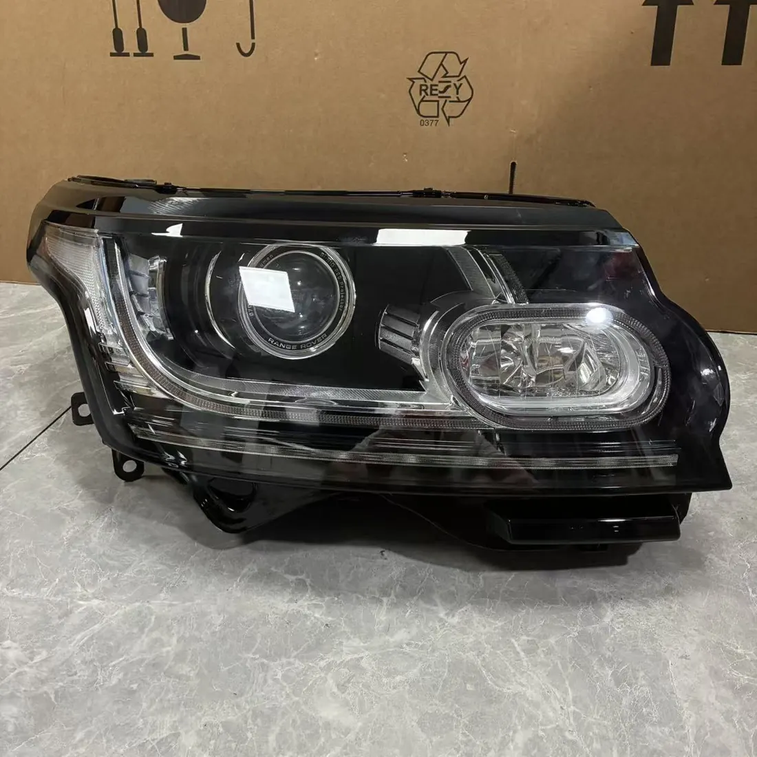 Land Rover Range Rover L405 2013-2017 Pre-Facelift RH Adaptive Bi-Xenon AFS Headlight CK52-13W029-KE Original Used thumbnail 9