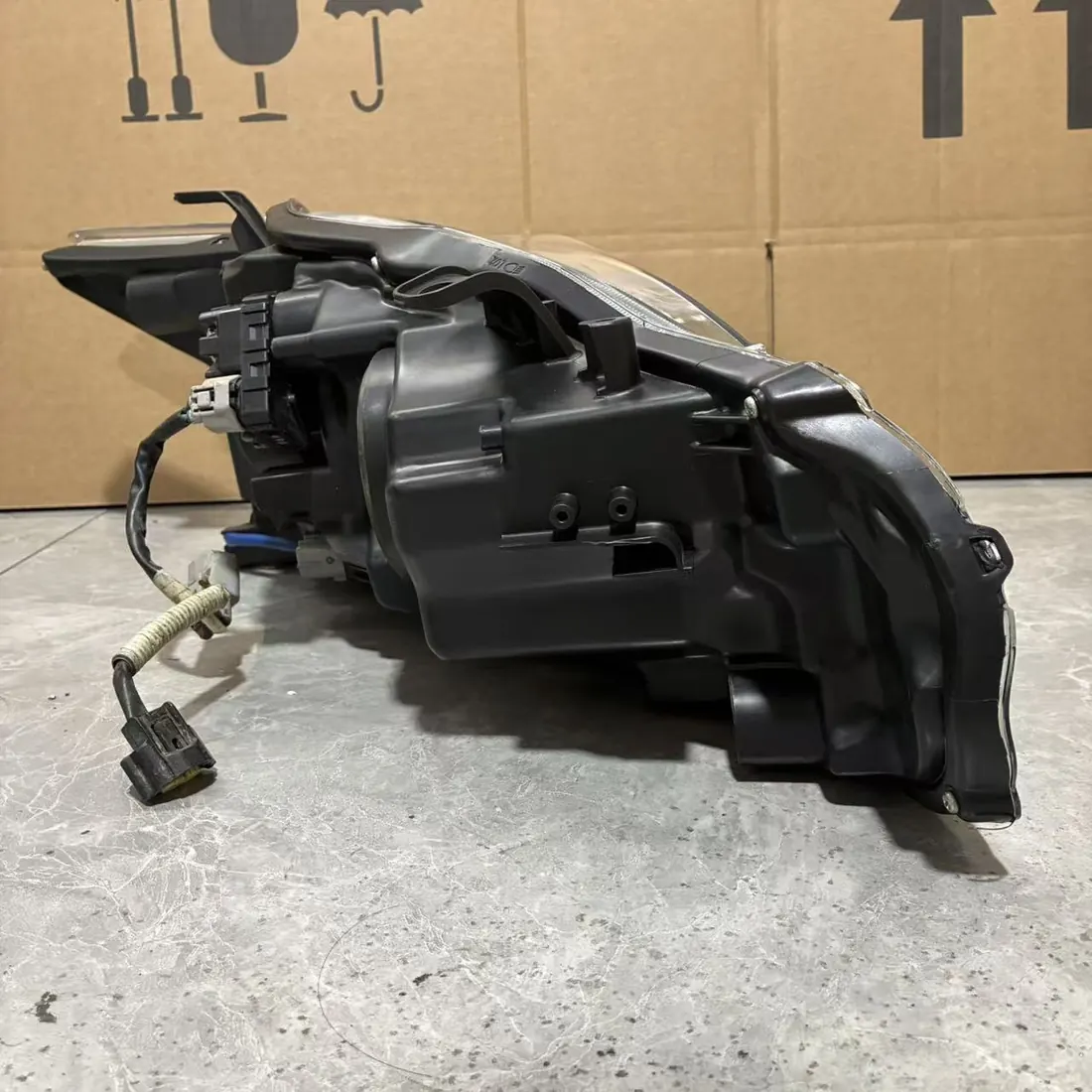 Lexus CT200h ZWA10 2011-2017 LH Halogen Projector Headlight Assembly thumbnail 5