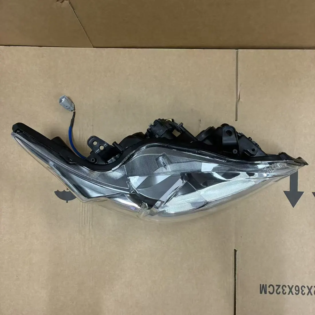 Lexus CT200h ZWA10 2011-2017 RH Halogen Projector Headlight Assembly thumbnail 6