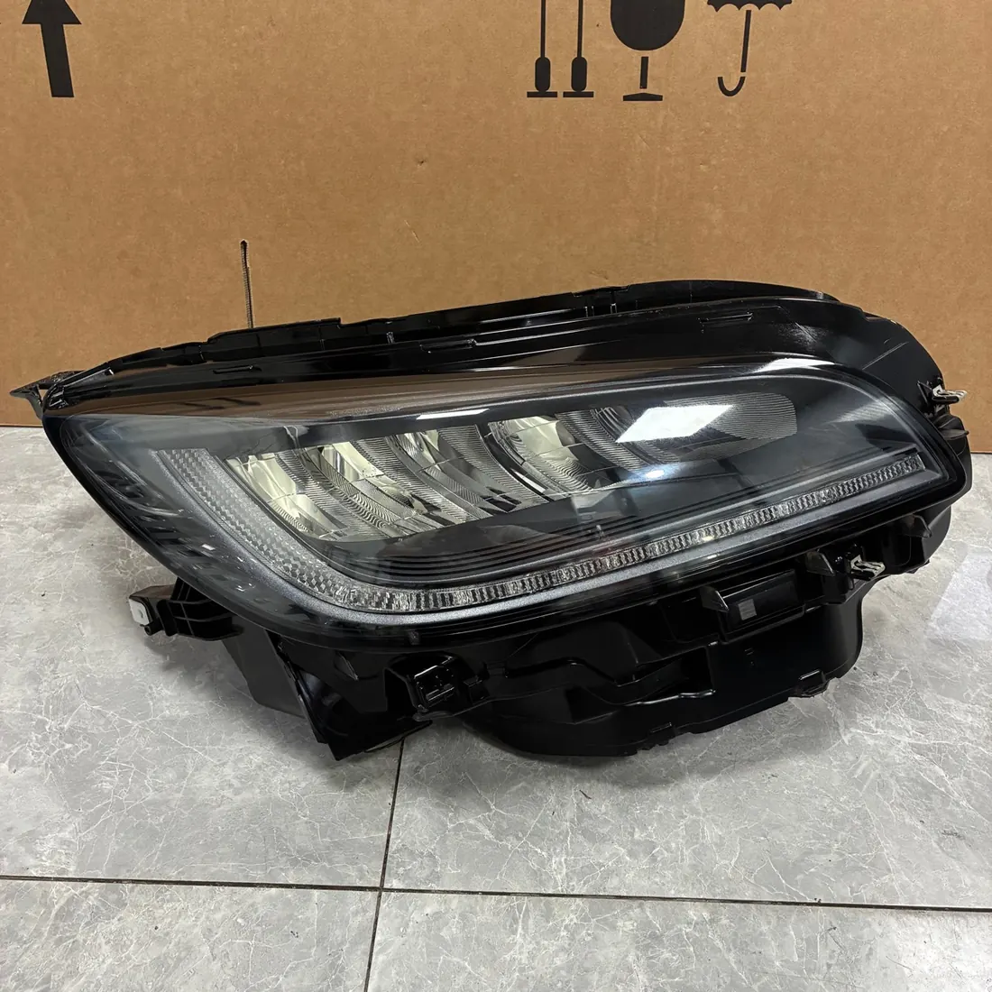 Lincoln Corsair RH Headlight LJ79-13E014-AH Without Modules photo 1