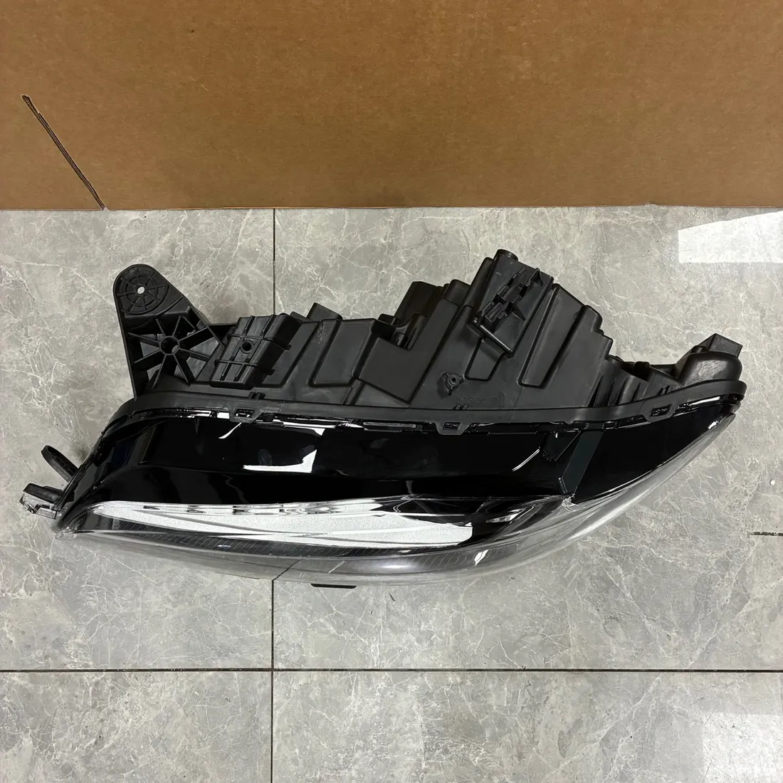 Lincoln MKZ LH Headlight HP5Z-13008-F With Modules thumbnail 2