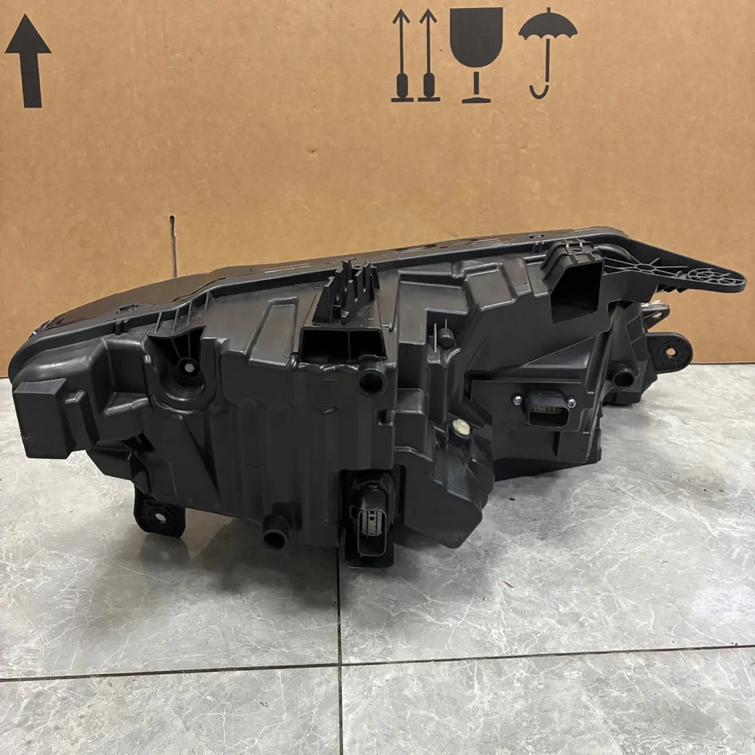 Lincoln MKZ LH Headlight HP5Z-13008-F With Modules thumbnail 4
