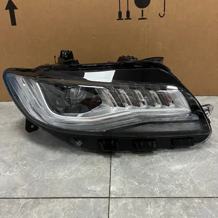 Lincoln MKZ RH Headlight XP53-13E016-BB With Modules