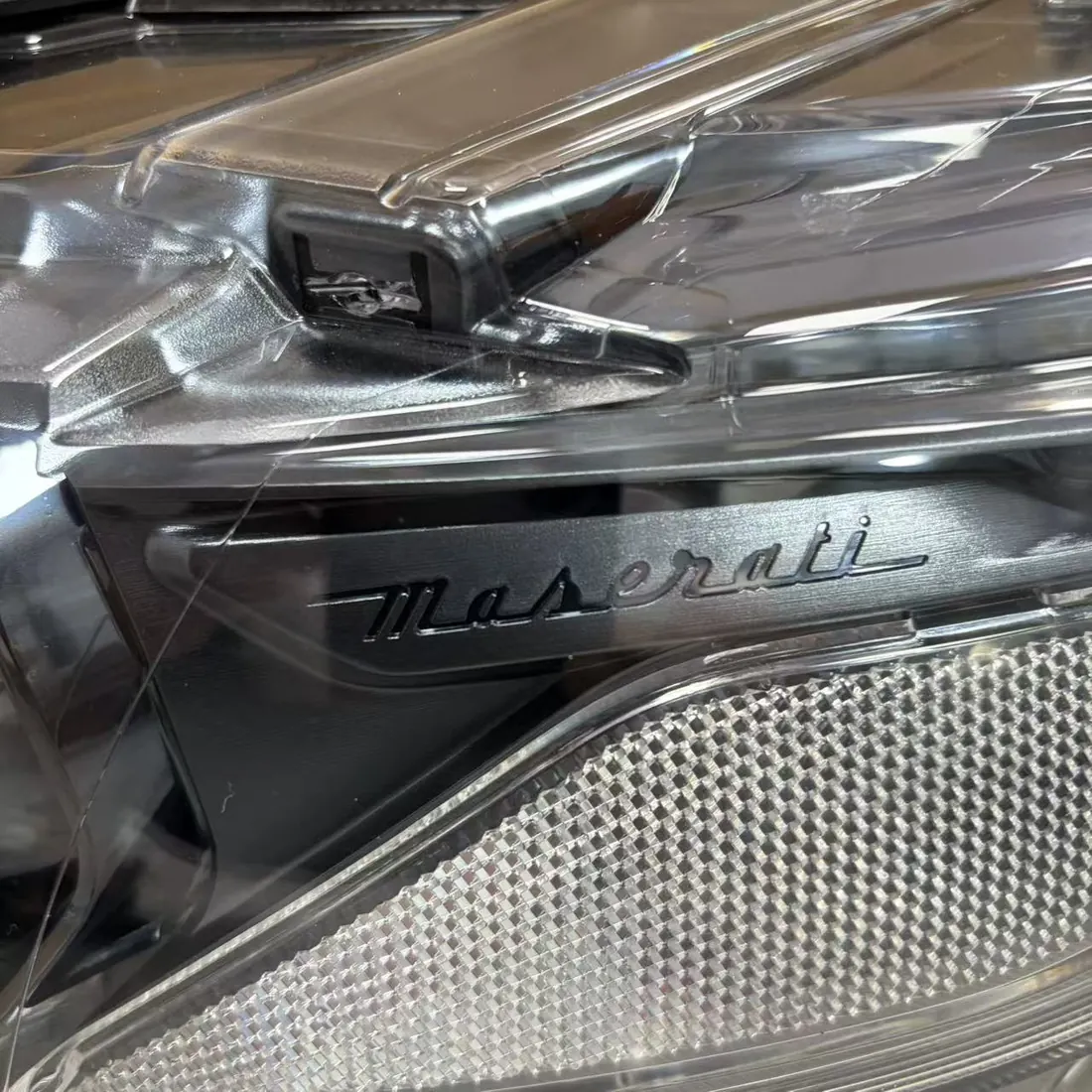 Maserati Levante M161 Pre-Facelift Left Bi-Xenon LED DRL Headlight Valeo thumbnail 6
