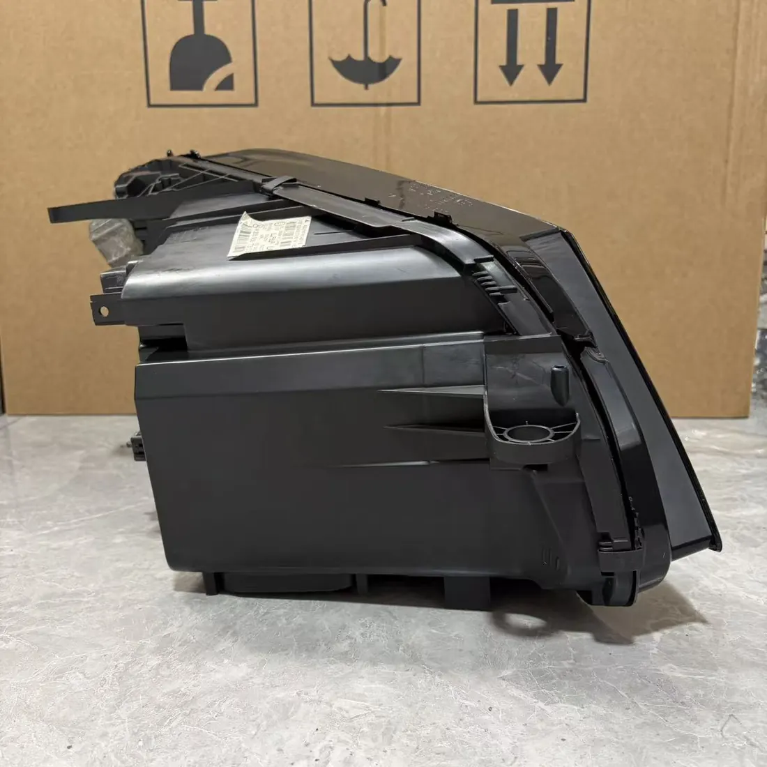 Mercedes-Benz C-Class W205 Pre-Facelift Left LED High Performance Headlight A2059067303 thumbnail 2