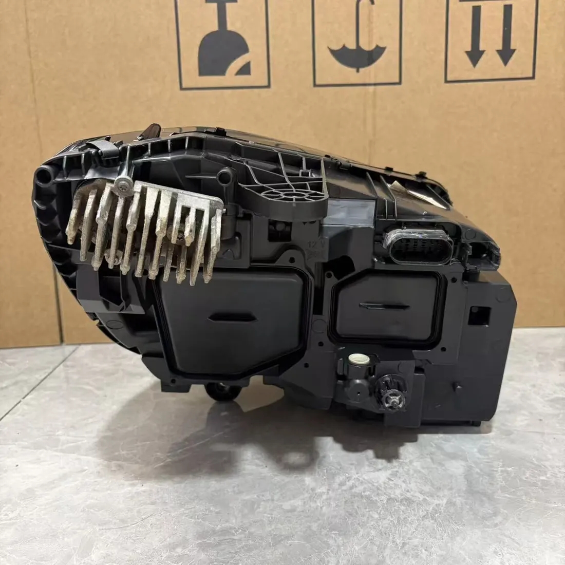 Mercedes-Benz C-Class W205 Pre-Facelift Left LED High Performance Headlight A2059067303 thumbnail 5