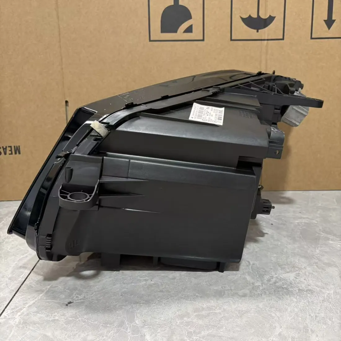 Mercedes-Benz C-Class W205 Pre-Facelift Right LED High Performance Headlight A2059067403 thumbnail 3