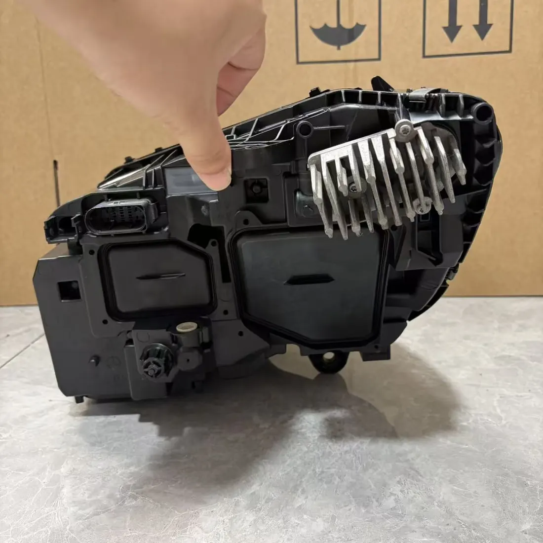 Mercedes-Benz C-Class W205 Pre-Facelift Right LED High Performance Headlight A2059067403 thumbnail 8