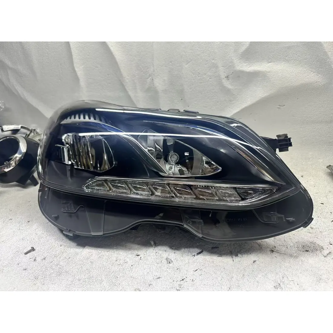 Mercedes-Benz E-Class W212 S212 Facelift Right LED Headlight A2128202439 1EX011066-56 Original Used thumbnail 2