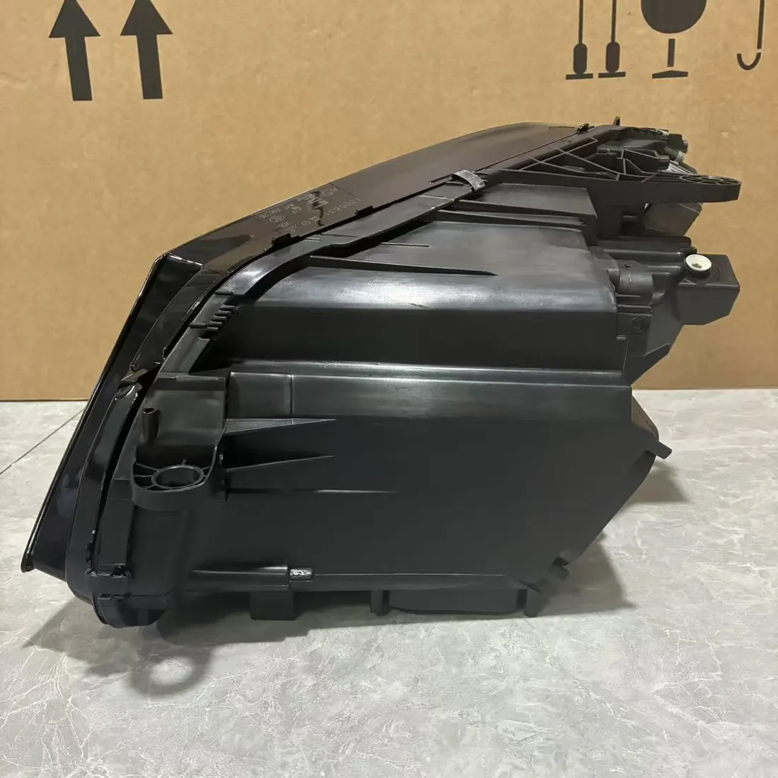 Mercedes-Benz W205 Pre-Facelift RH LED ILS Headlight A2059068202 Without Modules thumbnail 6
