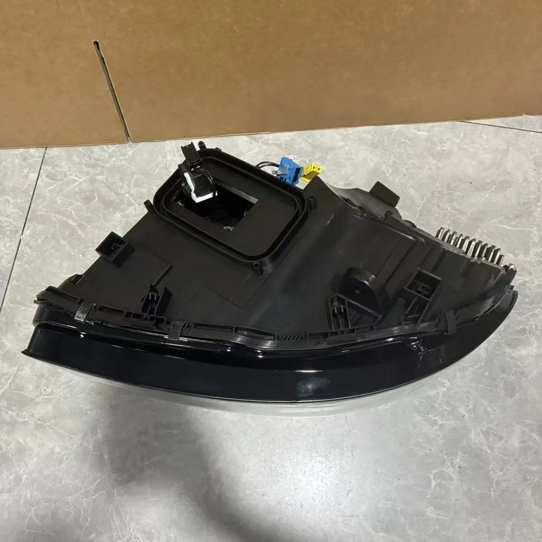 Mercedes-Benz W205 Pre-Facelift RH LED ILS Headlight A2059068202 Without Modules thumbnail 7