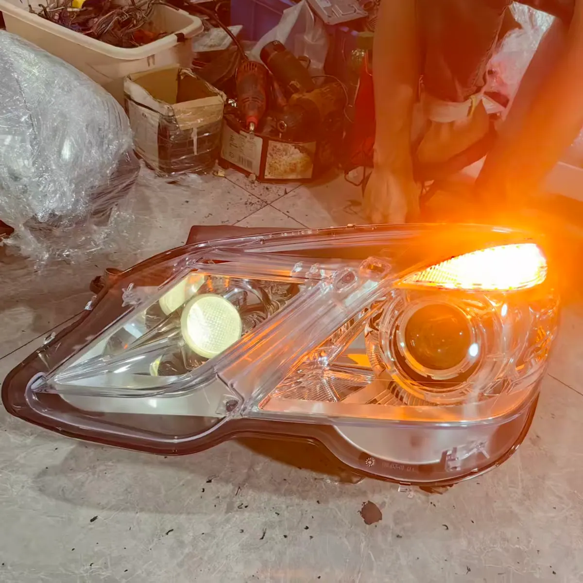 Mercedes-Benz W212 2010-2013 Xenon Headlight Assembly Original Used thumbnail 3