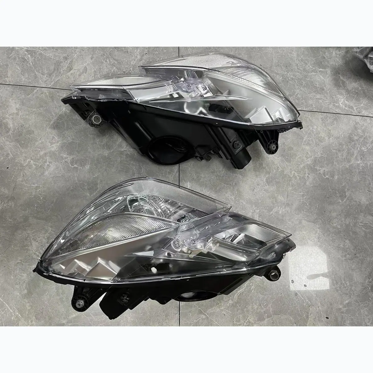 Mercedes-Benz W212 2010-2013 Xenon Headlight Assembly Original Used thumbnail 4