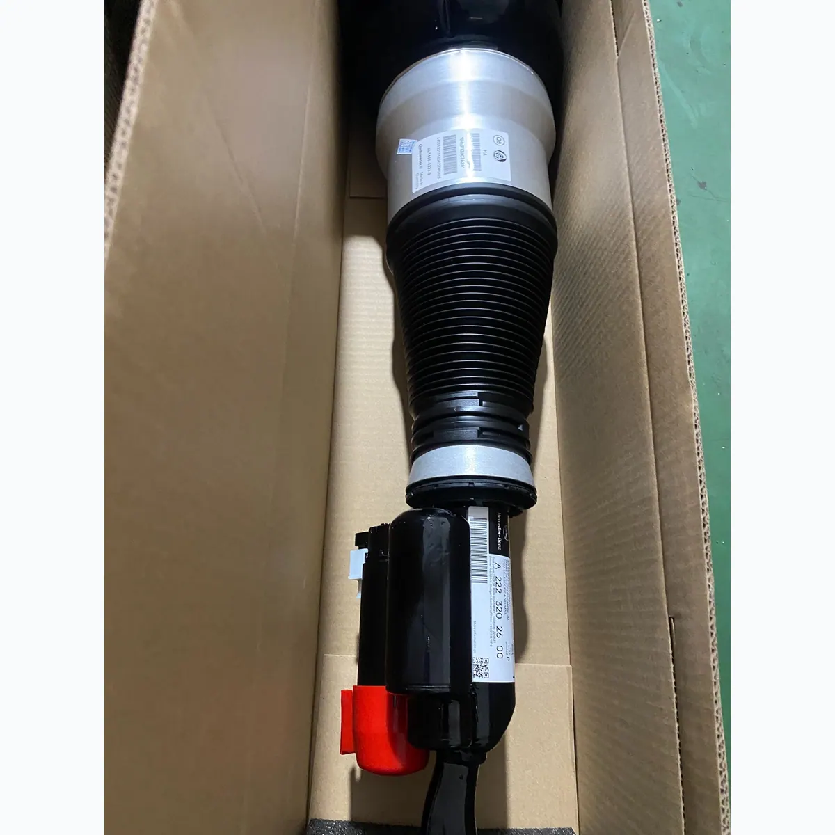 Mercedes-Benz W222 4MATIC Front Air Suspension Shock Absorber Original Refurbished thumbnail 3